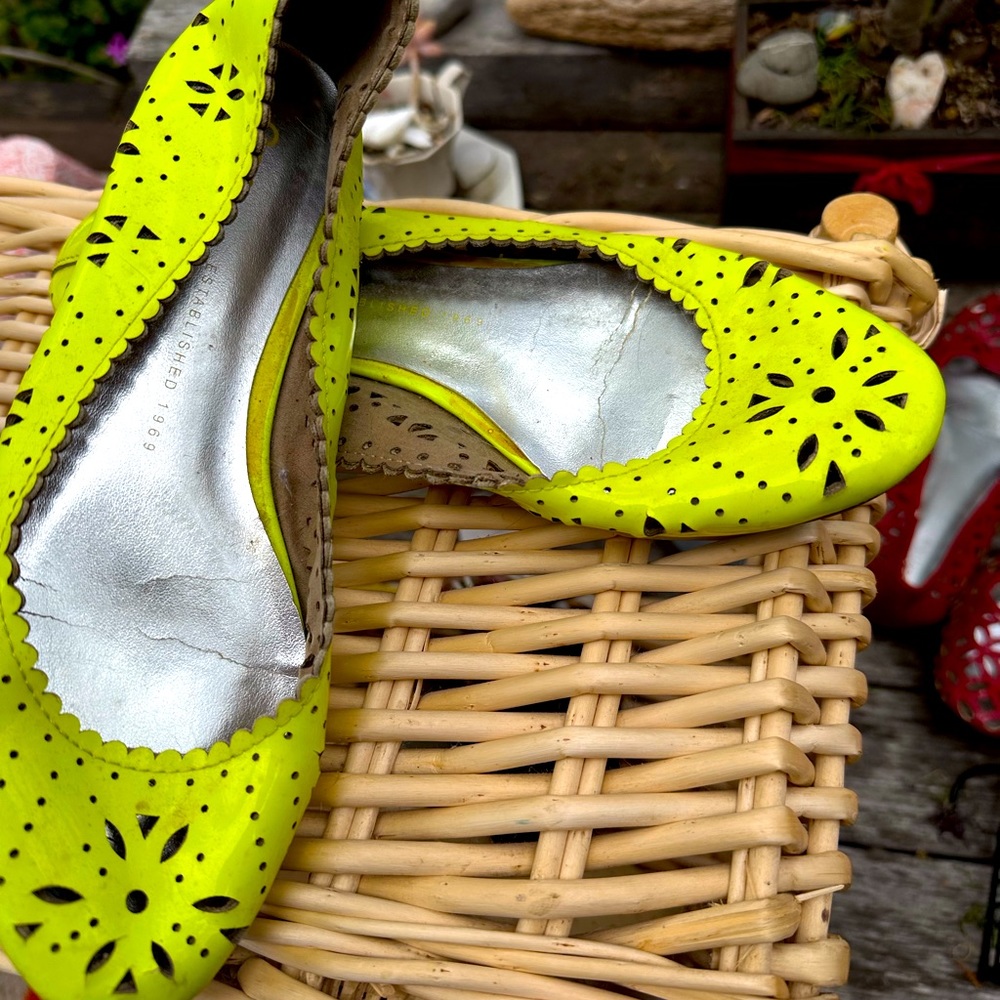 Flats in neon yellow by Gap. Laser cut outs 7